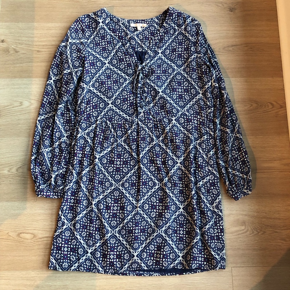 Lovely long sleeved mini patterned dress